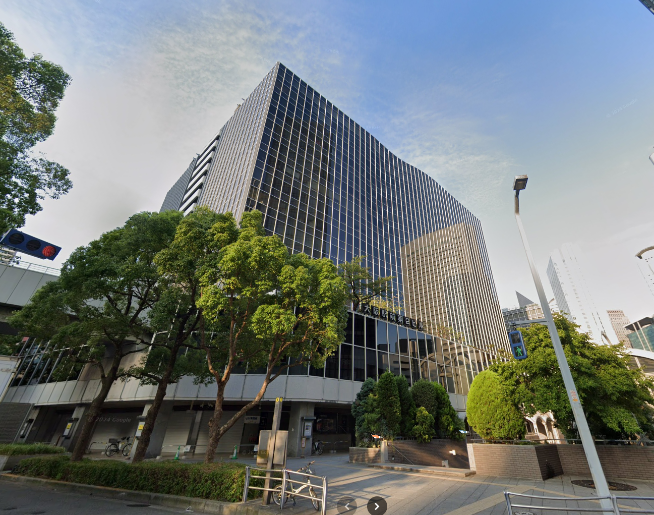 大阪駅前第2ビル外観