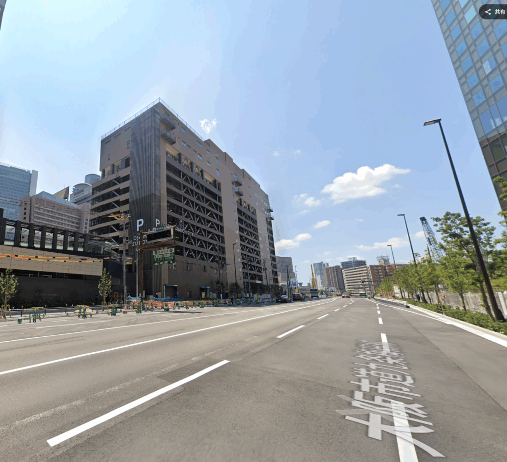 ゲートタワー正面玄関出た景色