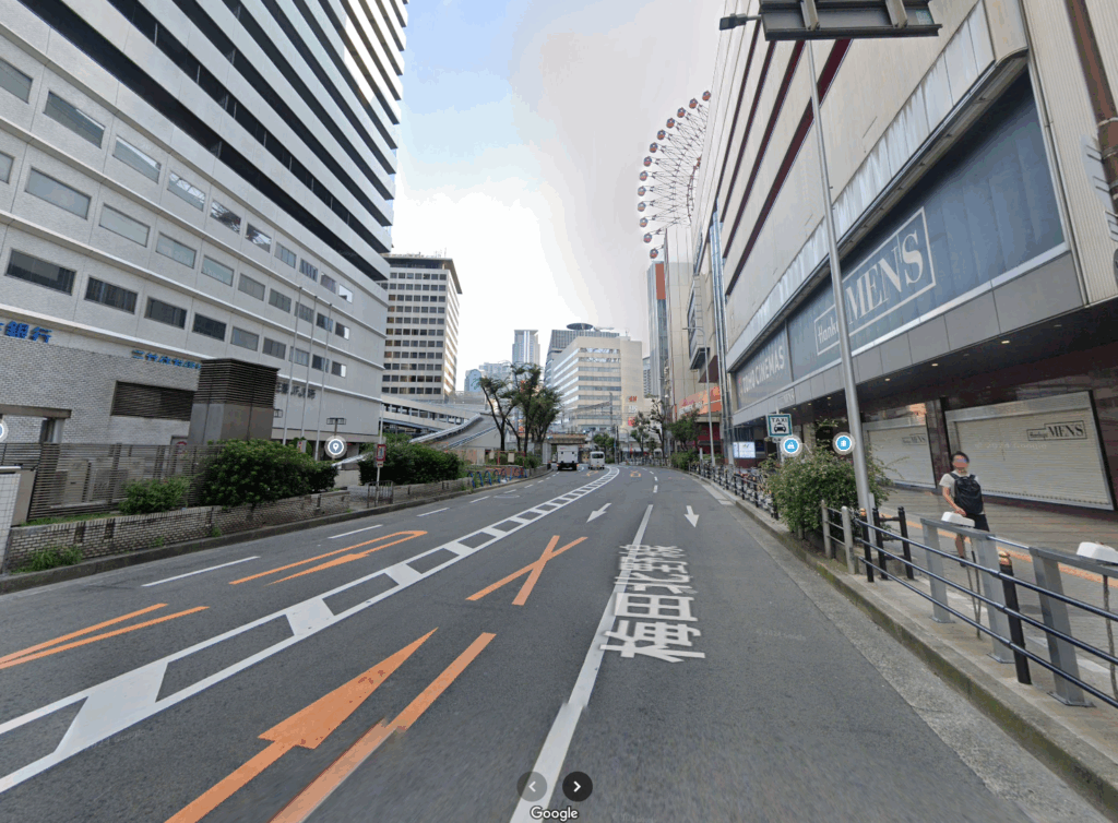 阪急グランドビル外